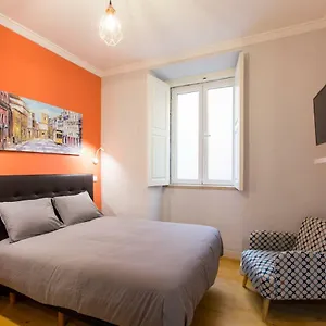 Apartment Calcada Do Combro, Lisbon